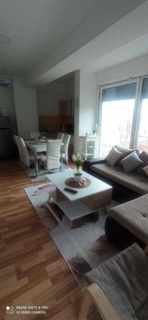 אוהריד Apartment Ana V-Peshtani מראה חיצוני תמונה